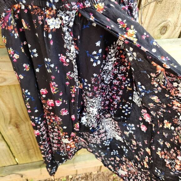 Art Class Walk Through Romper Black Floral Shorts Romper with Train Girls XL - Picture 5 of 7